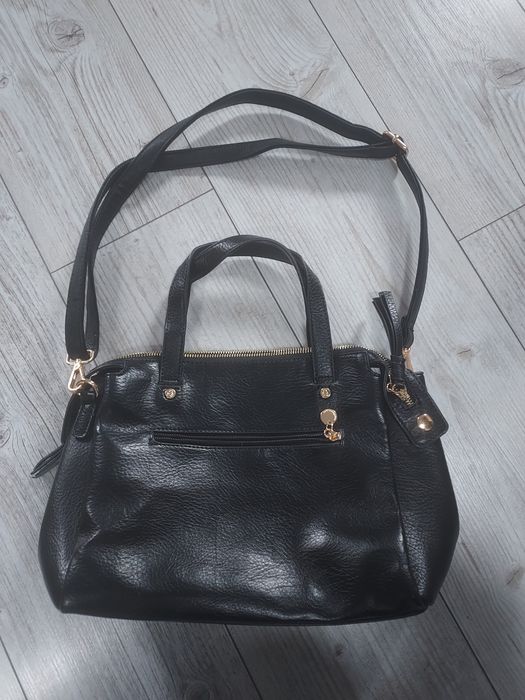 Mała zgrabna torebka