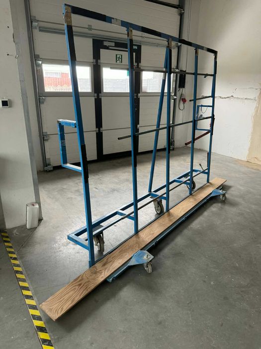 Stojak do płyt dla drukarni wielkoformatowych