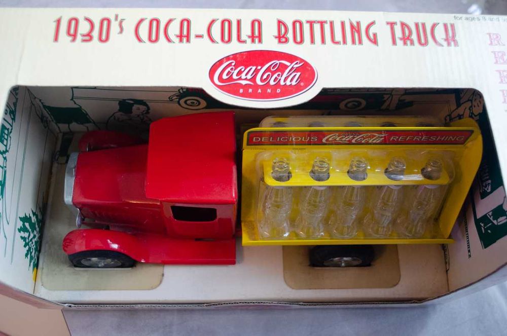 Велика модель вантажівка Coca-Cola (27 см) у стилі 1930-х років (нова)