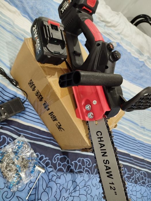 Nowa piła łańcuchowa akumulatorowa