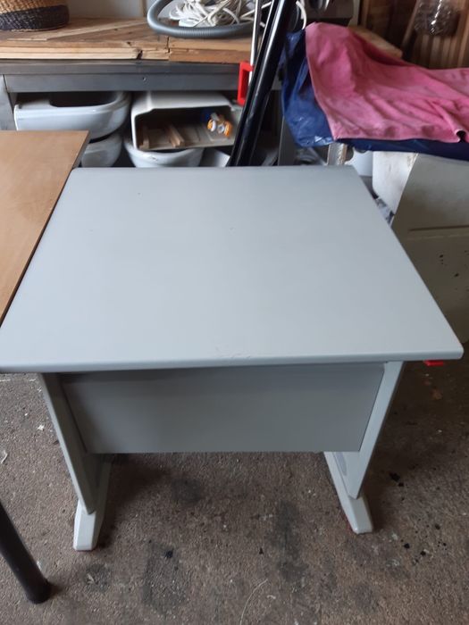 Secretárias em metal