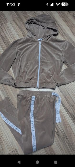 Dres welurowy z lampasami, nowy