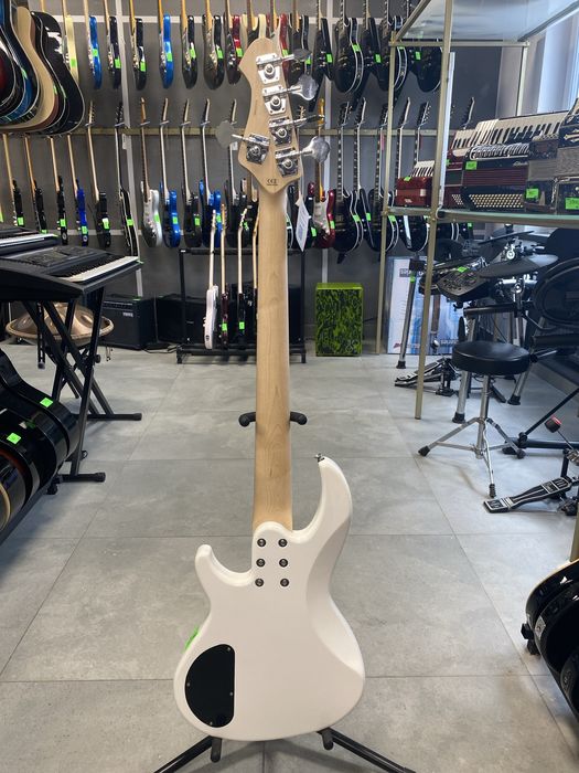 Gitara basowa Aria Pro ||