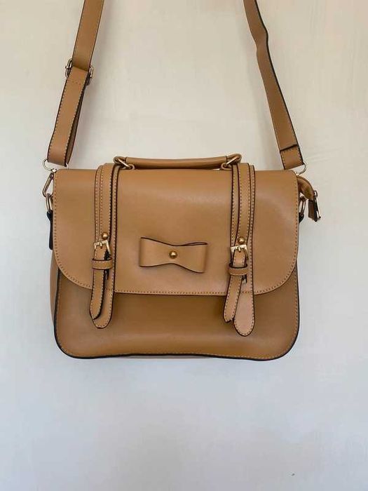 Brązowa karmelowa torebka przez ramię listonoszka skóra ekologiczna