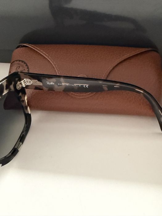 Продаю очки Ray Ban, линзы серый градиент, поляризованные, пятнистая о