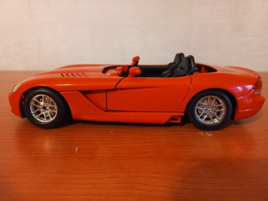 dodge viper srt - купити антикваріат - Ціна на OLX.ua
