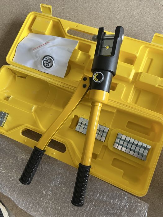 Alicate de cravar terminais