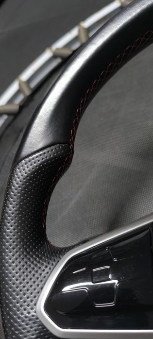 Volante VW Golf 8 GTI c/ patilhas