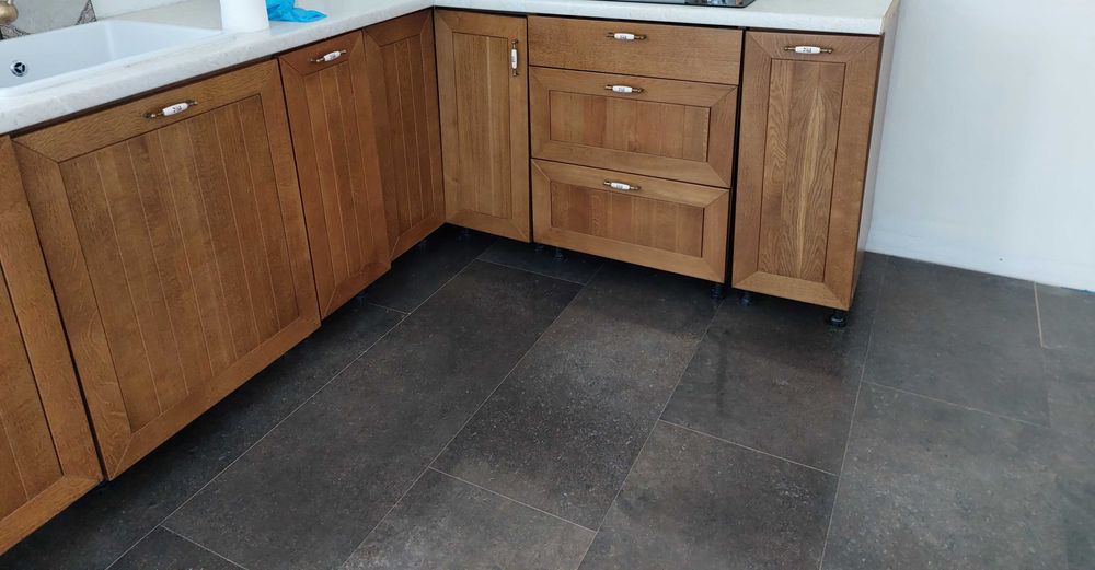 Meble kuchenne. Dębowe fronty.