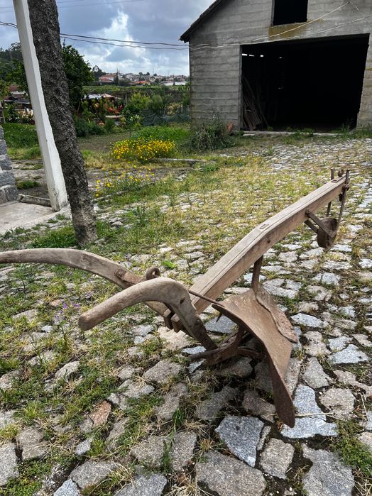 Vende-se antiguidade de alfaia agrícola