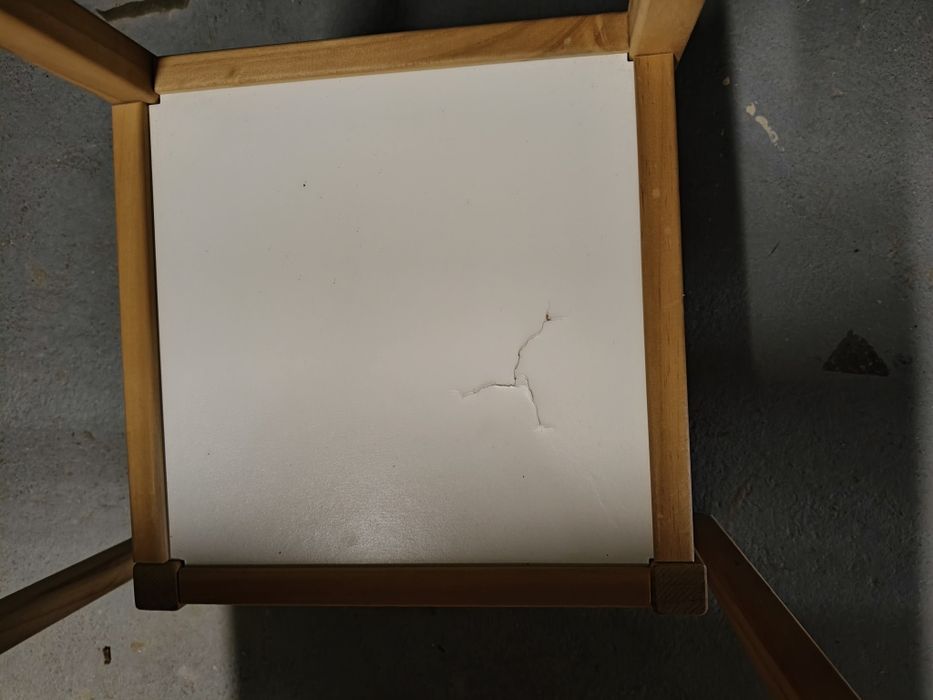 Cadeiras e mesas criança