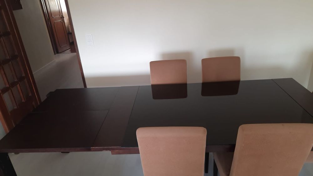Extendable dining table64550222228611121