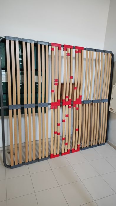 Base pra cama ( estrado) em metal 2m por 1,80 como novo