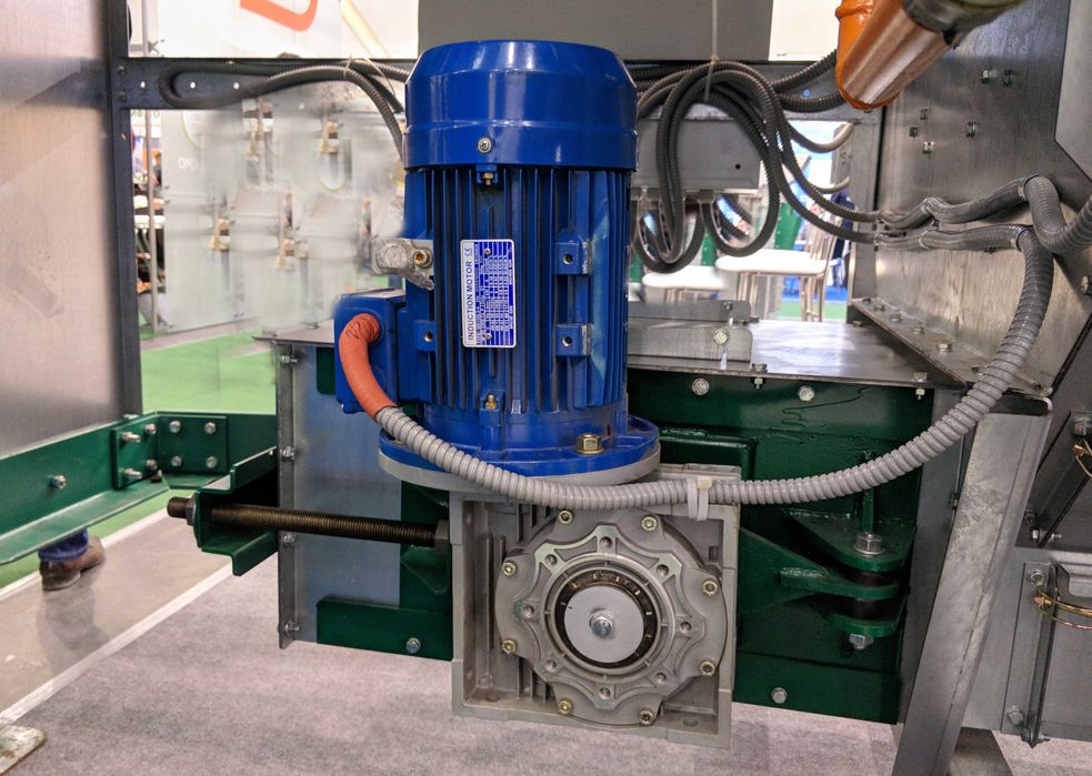 Черв'ячний | циліндричний МОТОР-РЕДУКТОР RDVM, NMRV для трубогибу