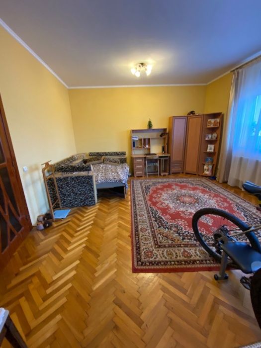 Продаж будинку в центральній частині міста