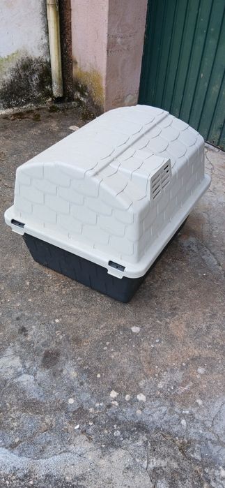 Casota para Cão Rígida em Plástico