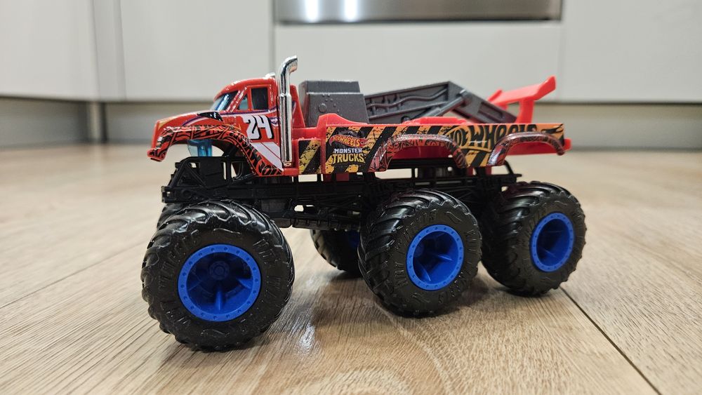 Auto 909 Big Rigs gog Monster Trucks Autko 1:64 Hot Wheels