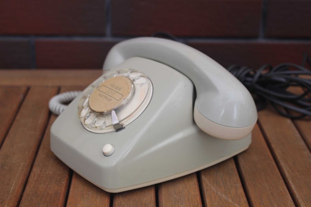 stary telefon FeTAp 612