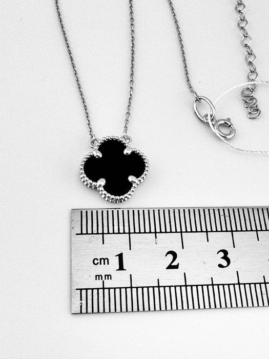 Сережки в білому  в стилі Van Cleef/Ван Кліф