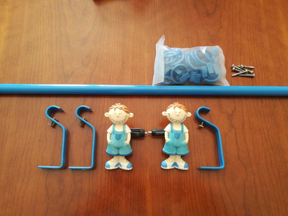 Varão para cortinado - quarto de rapaz