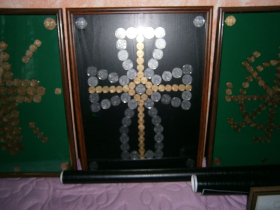 картина - мозаика из монет (серия 2-й символ )