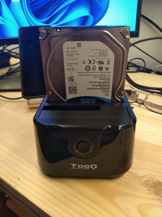 External Hard Drive (Docking Station, Dock)64354205449474120