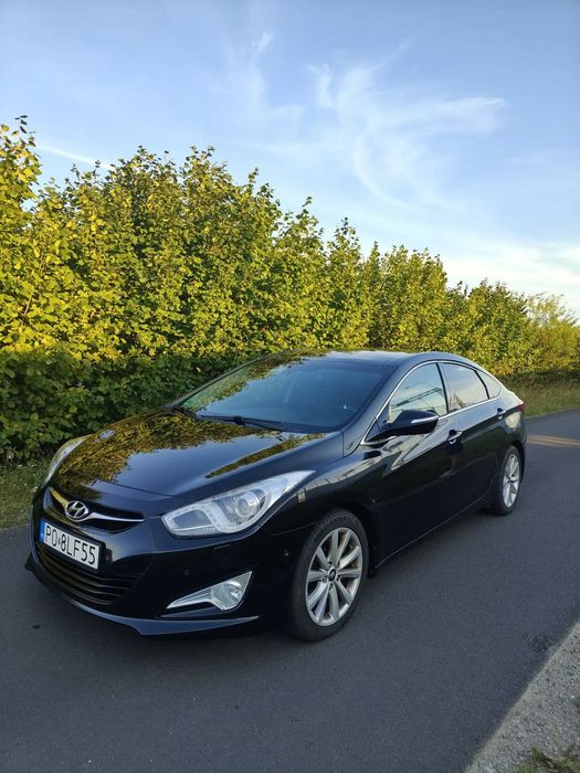 Hyundai i40 Hyundai i40 najbogatsza wersja - dach panorama + full wyposażenie