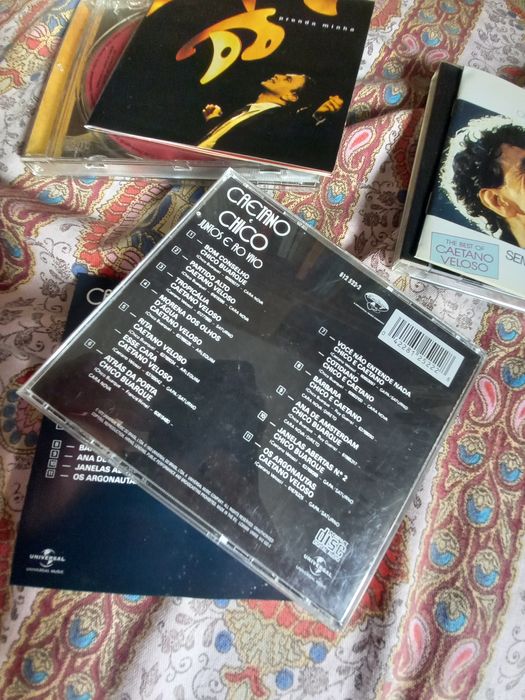 Três cds de Caetano Veloso