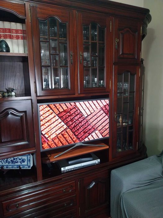Móvel de sala em Mogno