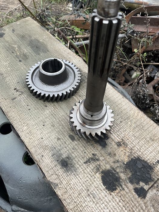 Первічний вал ЗіЛ 24 зуби швидкісний+ шестерня