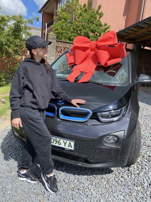 Бант на автомобіль оренда