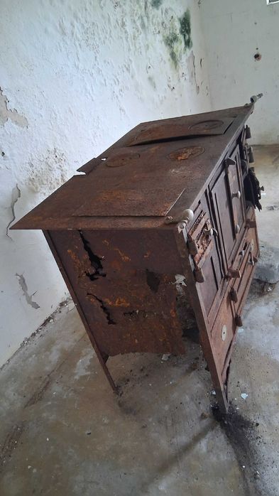Fogão a lenha antigo