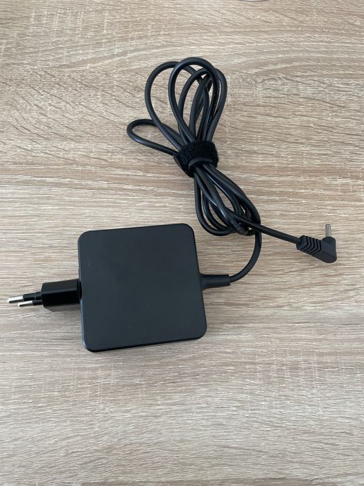 Zasilacz Lenovo 5V/4A. 20W. 3,5x1,35