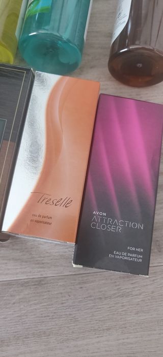 Duży zestaw perfum i duże żele Avon