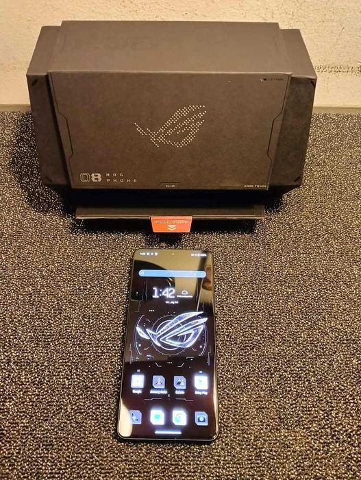 ASUS ROG Phone 8 Pro 16/512GB Phantom Black AI2401