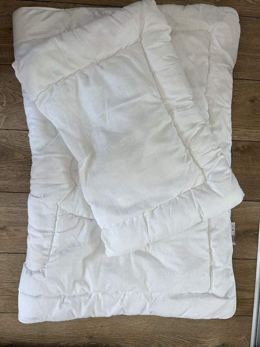 Komplet pościeli dziecięcej – 2 zestawy + prześcieradła + wypełnienie