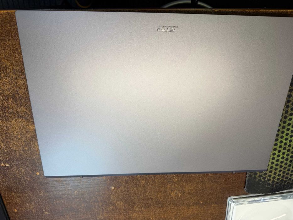 777/ Acer Extansa EX215-55  512GB SSD 16gb ram i5