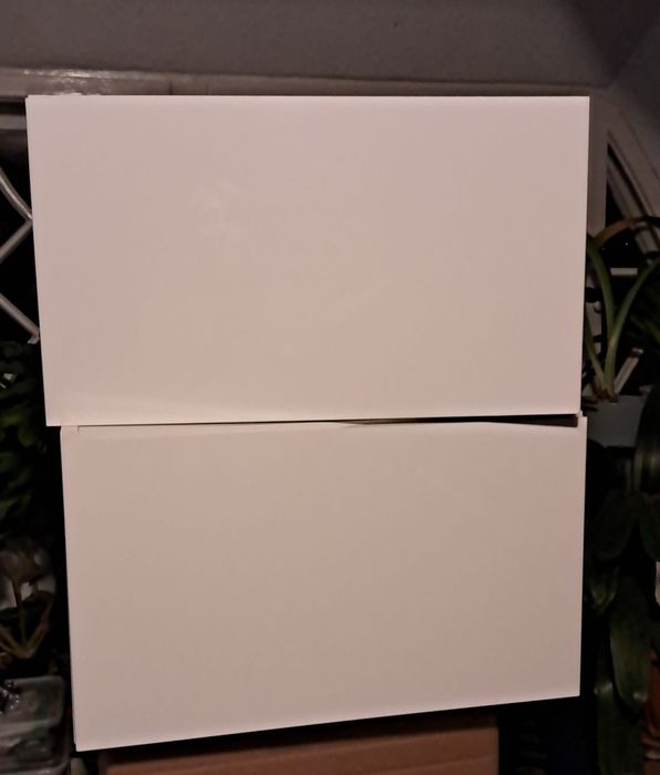 Szafka wisząca Ikea.