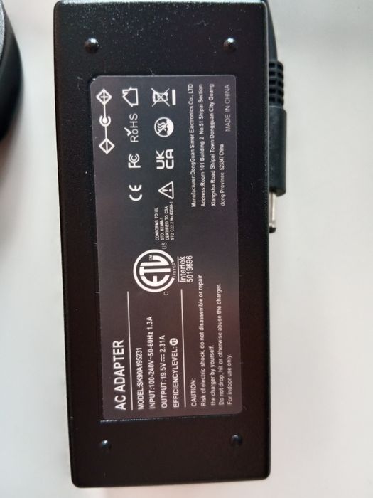 Zasilacz/ładowarka UK 19.5 V