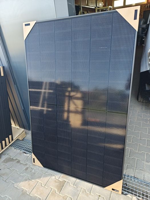 Panel fotowoltaiczny Jinko Solar 440W N-Type Full Black – NOWY