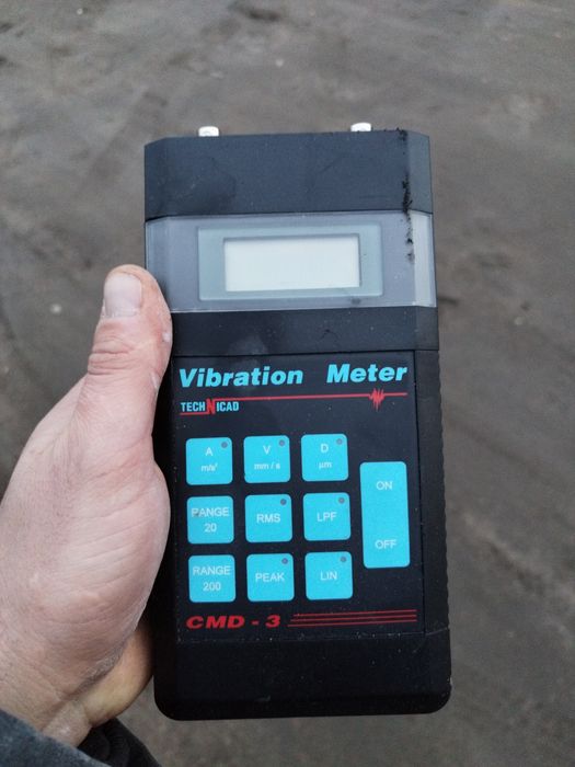 przenośny miernik drgań absolutnych Technicad CMD-3.