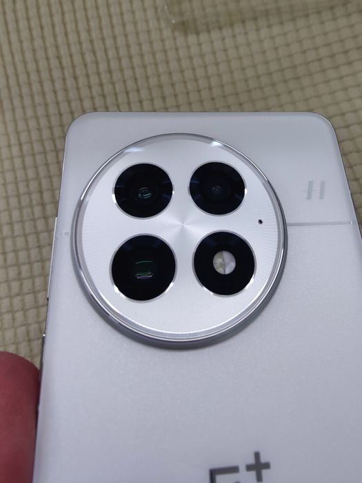 One Plus 13 24 Гб / 1 Tb