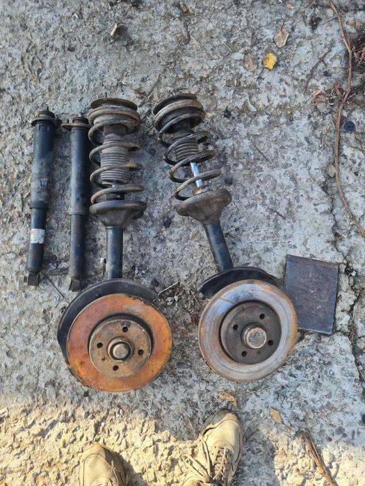 Стойки BMW e30 , ступицы,