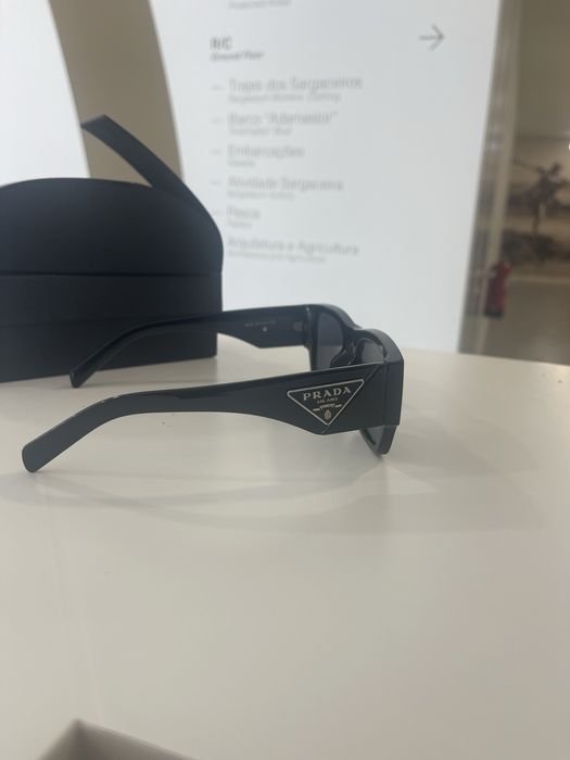 Oculos Prada novo / caixa