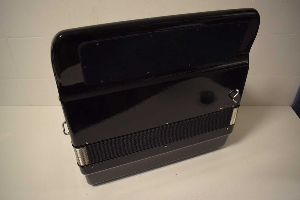 Walter Accordion, 3 Voices, No. 23964740296894211123