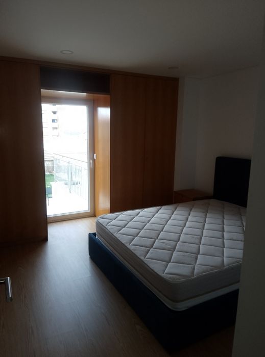 Alugo apartamento T2