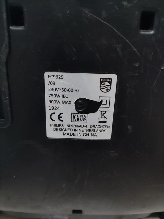 Aspirador sem saco Philips PowerPro Compact - DP11