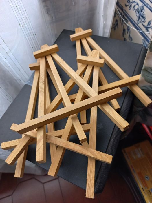Cavaletes novos para decoração ou suporte de fotos/quadros/pratos