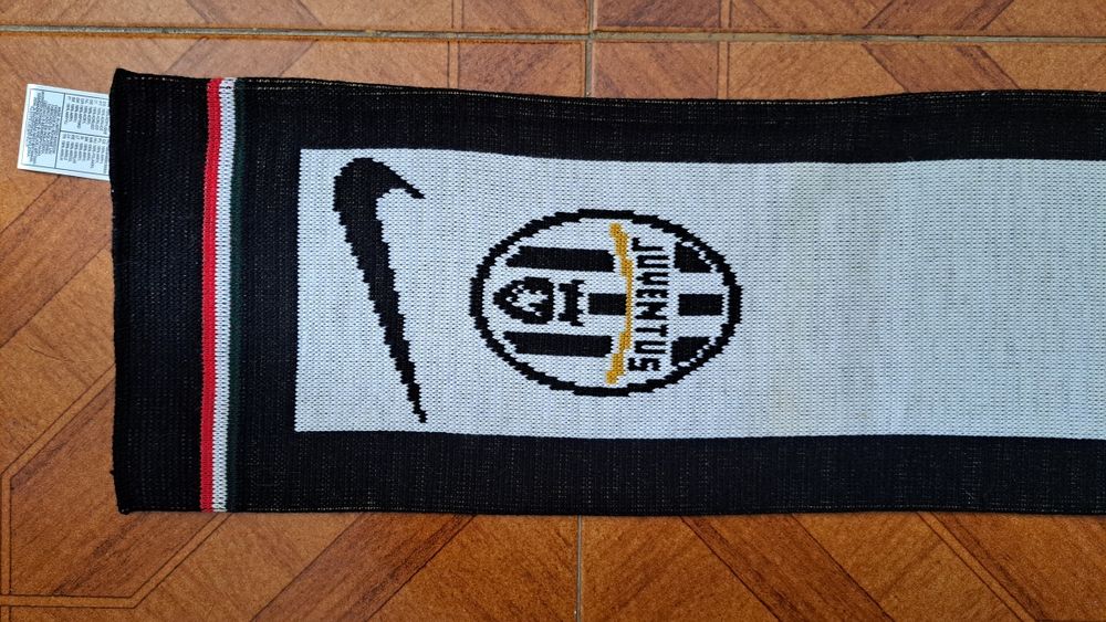 Cachecóis duplos da Juventus FC