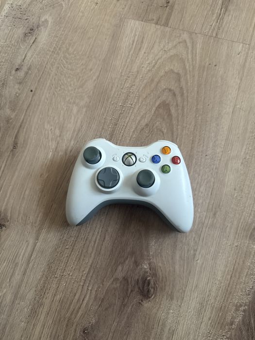 Oryginalny kontroler pad bialy do konsoli Xbox 360